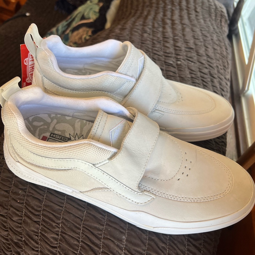 Men’s size 9 white strap on vans